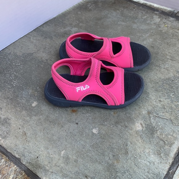Fila Girl's Sandals Size 11 - Picture 3 of 6